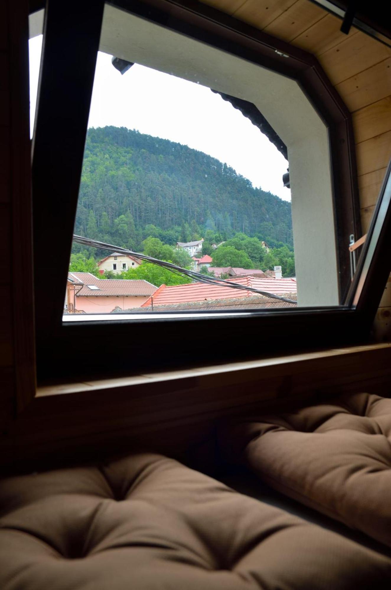 Casa Chiper - Attic Apartment With View Brasov Luaran gambar